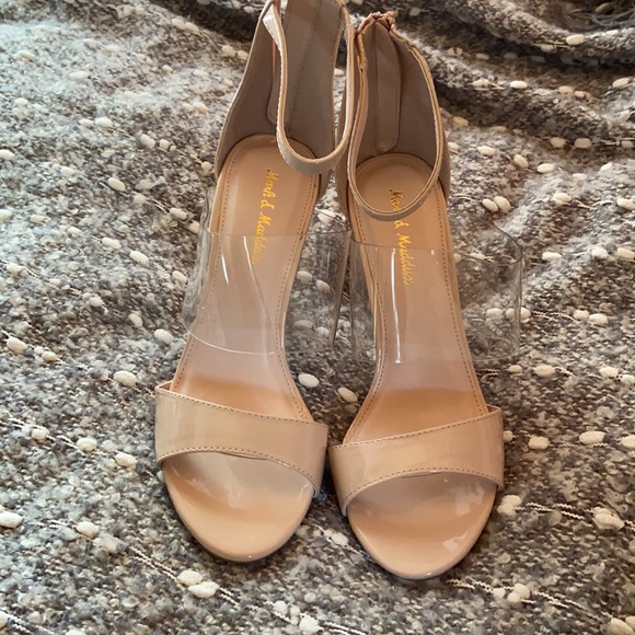 Charlotte Russe Heels Size 7.5 - Picture 2 of 7